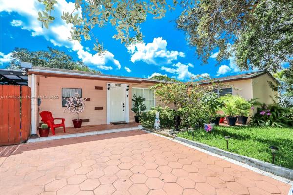 Driftwood Acres, 7031 Liberty St, Hollywood, Florida 33024, image 2