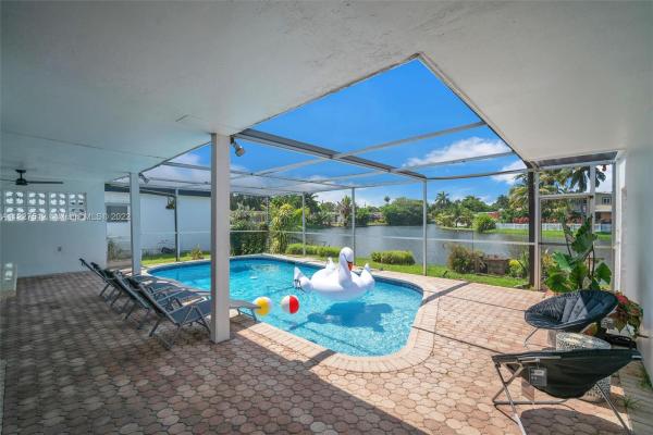 Miramar Isles, 6641 Emerald Lake Dr, Miramar, Florida 33023, image 2