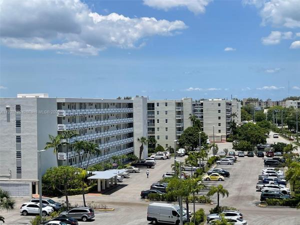 Point East, 3010 Marcos Dr #R209, Aventura, Florida 33160, image 1