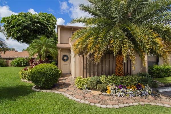 The Escape At Arrowhead, 2035 SW 81st Way, Davie, Florida 33324, image 2