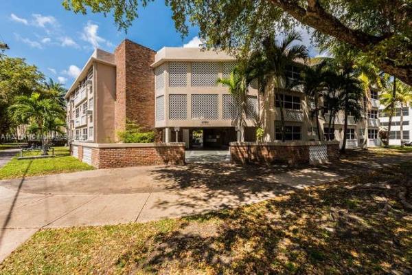 Santona, 6580 Santona St #A42, Coral Gables, Florida 33146, image 1