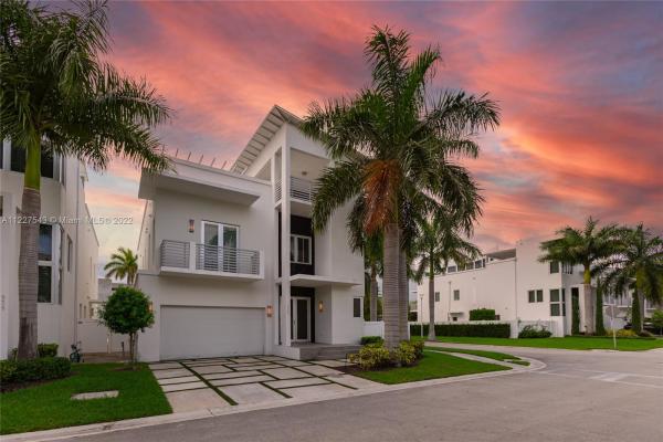 Oasis Park Square At Doral, 8405 NW 34th Dr, Doral, Florida 33122, image 1