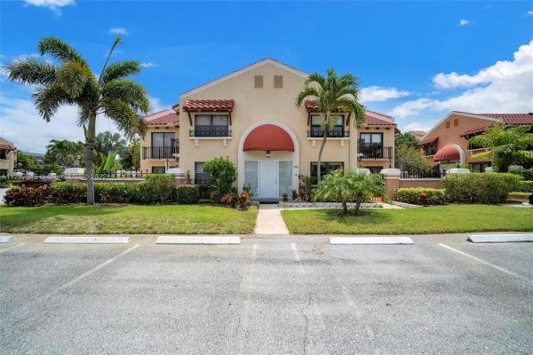 Uno Lago, 25 Uno Lago Dr #25, Juno Beach, Florida 33408, image 1