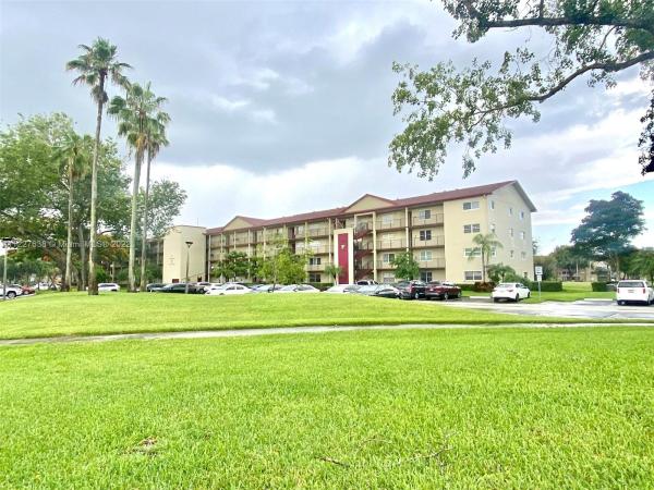 Buckingham At Century Village, 701 SW 128th Ave #108F, Pembroke Pines, Florida 33027, image 1