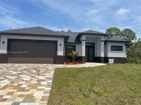 217 Victoria Ave S, Lehigh Acres, Florida 33974, image 1