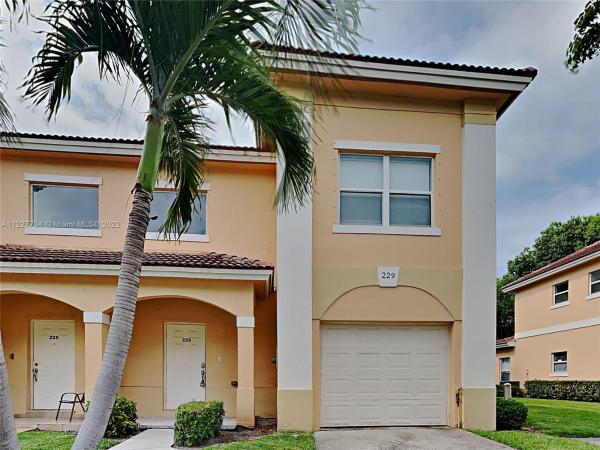 Estancia At Palm Springs, 229 Talia Cir #229, Palm Springs, Florida 33461, image 1