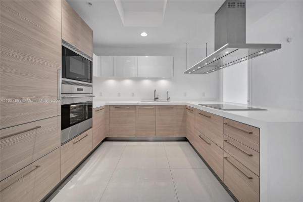 The Reserve At Marina Palms, 17111 Biscayne Blvd #1104, North Miami Beach, Florida 33160, image 2