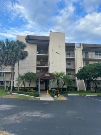 Lagoon Place, 9340 Lagoon Pl #102, Davie, Florida 33324, image 2