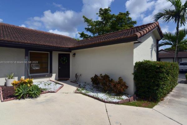 Village Homes At Lakes Of The Meadow, 15030 SW 48th Ter #H103, Kendall West, Florida 33185, image 2