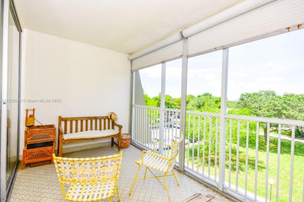 Lake Park, 920 NE 199th St #411, Ives Estates, Florida 33179, image 1