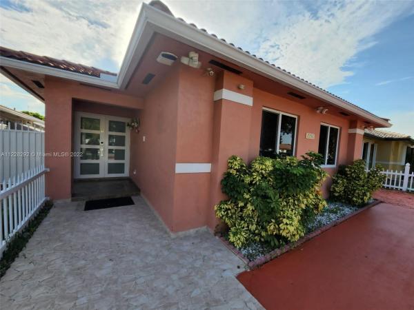 Yaira, 7256 W 34th Ln, Hialeah, Florida 33018, image 1