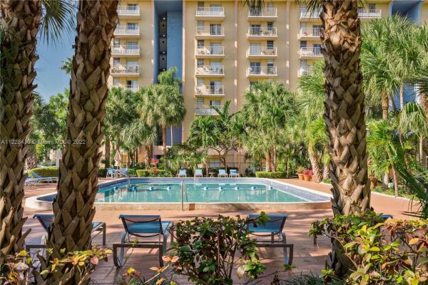 Yolanda Villas, 801 NW 47th Ave #419W, Miami, Florida 33126, image 2