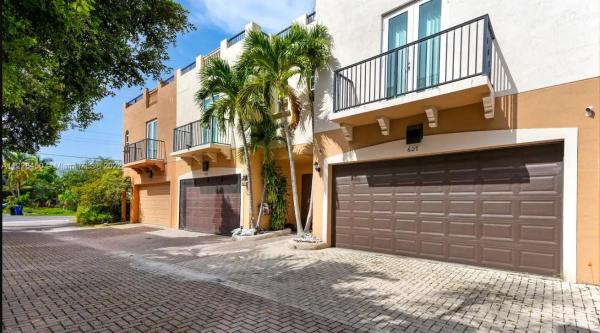 Kensington Place, 607 NE 11th Ave, Fort Lauderdale, Florida 33304, image 1