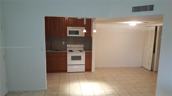 Villa Bellini, 7220 NW 179th St #310, Hialeah, Florida 33015, image 2