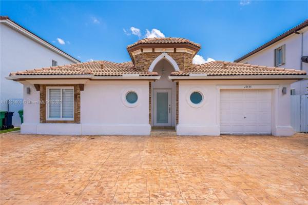 15535 SW 10th St, Unincorporated Dade County, Florida 33194, image 2