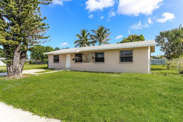 Liberty Gardens, 3501 NW 211th St, Miami Gardens, Florida 33056, image 1