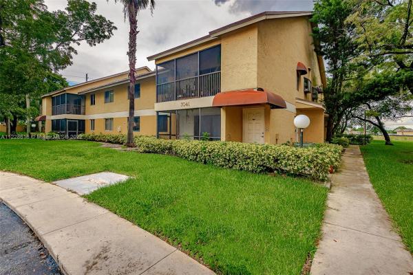 Oakland Forest Club, 3041 N Oakland Forest Dr #204, Oakland Park, Florida 33309, image 1