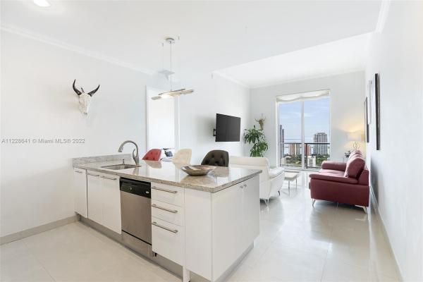 Latitude On The River, 185 SW 7th St #4406, Miami, Florida 33130, image 2