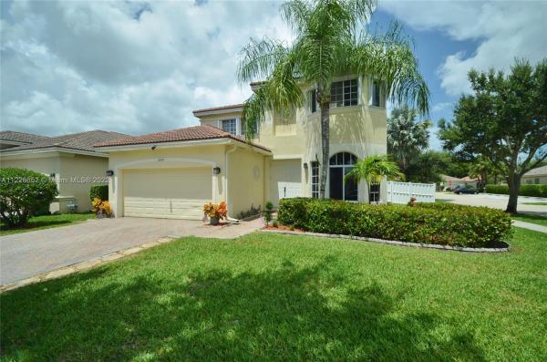 Laguna Isles, Pembroke Pines, Florida 33332, image 1