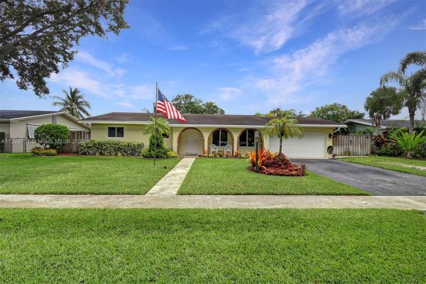 Mirror Lake Estates, 7500 NW 12th St, Plantation, Florida 33313, image 2