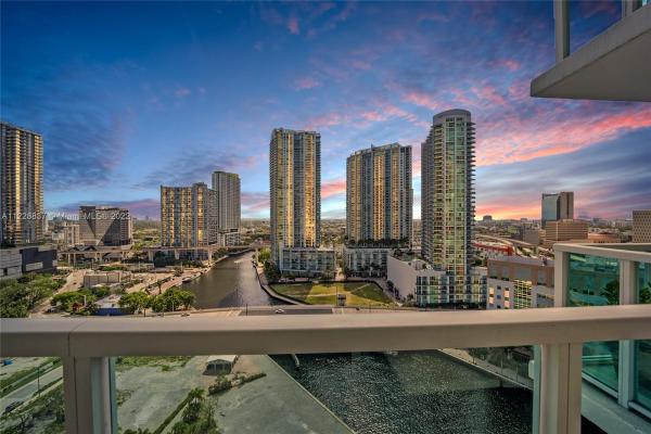 Brickell On The River North Tower, 31 SE 5th St #2203, Miami, Florida 33131, image 2