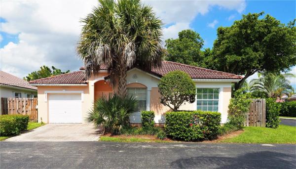 8083 SW 158th Ct, Unincorporated Dade County, Florida 33193, image 2