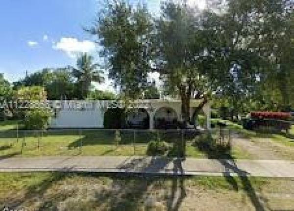 Leisure City Residential, 15520 Harding Ln, Leisure City, Florida 33033, image 2