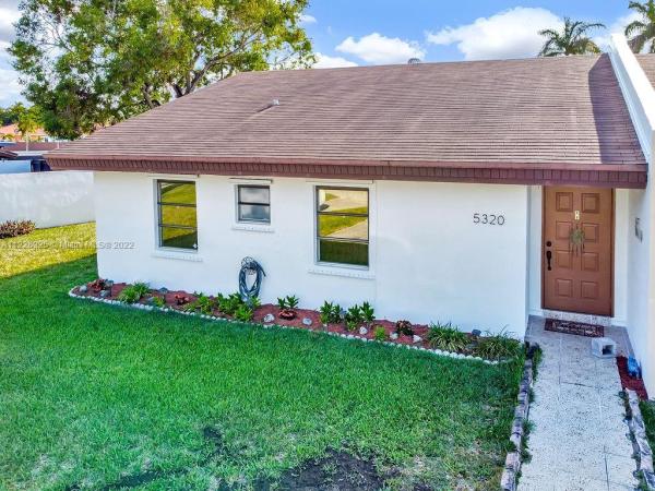 Bent Tree South, 5320 SW 141st Pl #5320, Kendale Lakes, Florida 33175, image 1