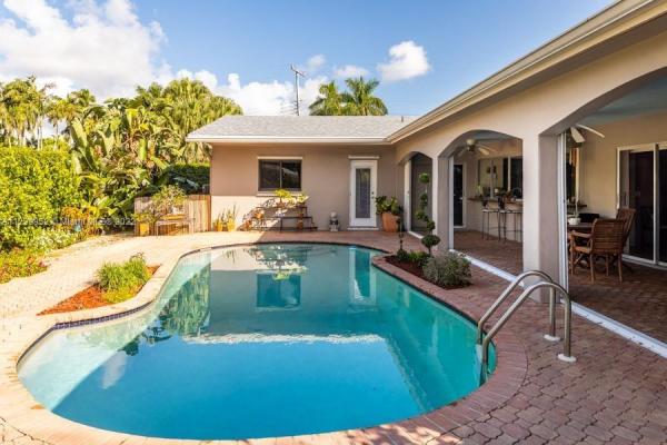 Hollywood Lakes, 1000 S Southlake Dr, Hollywood, Florida 33019, image 2