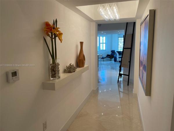 Turnberry Village North Tower, 20000 E Country Club Dr #816, Aventura, Florida 33180, image 2