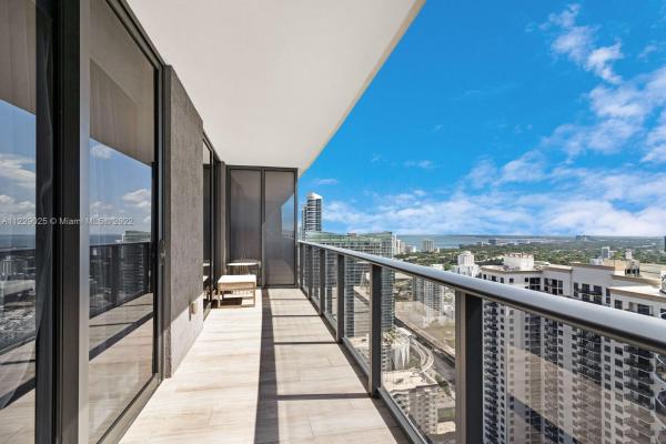 Brickell Heights East, 45 SW 9th St #3907, Miami, Florida 33130, image 2