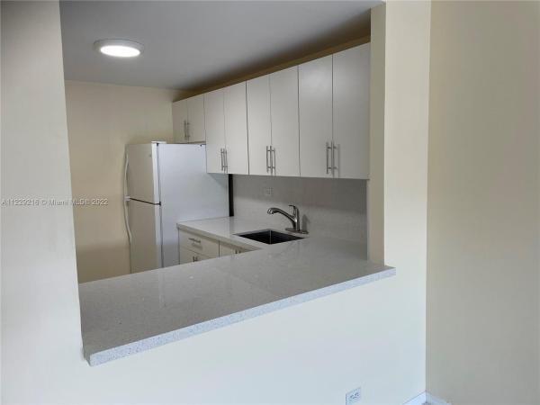Granada Dadeland, 8107 SW 72nd Ave #221E, Glenvar Heights, Florida 33143, image 1