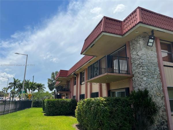 Kendallwood Villas, 10411 SW 108th Ave #D256, Kendall, Florida 33176, image 1