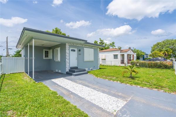 Stephens Manor, 1059 NW 77th St, Gladeview, Florida 33150, image 2