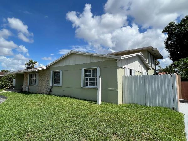 Southern Estates, 3355 Village Green Dr, Tamiami, Florida 33175, image 1