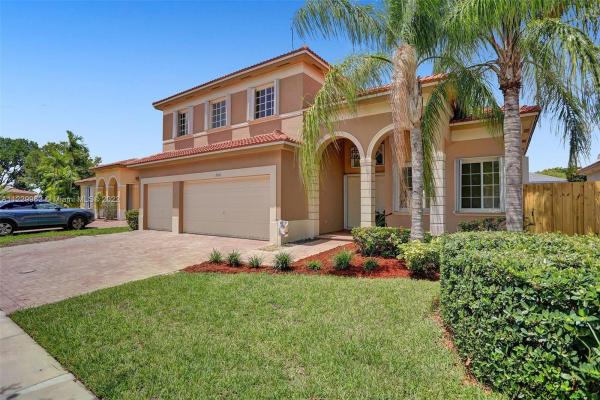 Floridian Bay Estates, 2002 NE 39th Ter, Homestead, Florida 33033, image 1