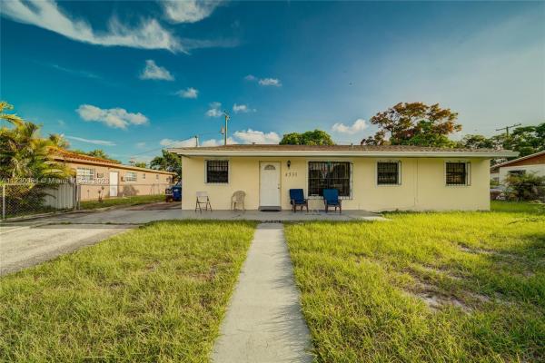 Carol City Gardens, 4531 NW 203rd St, Miami Gardens, Florida 33055, image 2