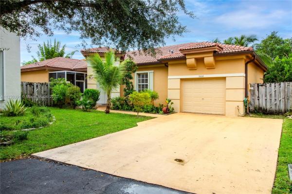Monterey Lakes, 9006 SW 214th Ln, Cutler Bay, Florida 33189, image 2