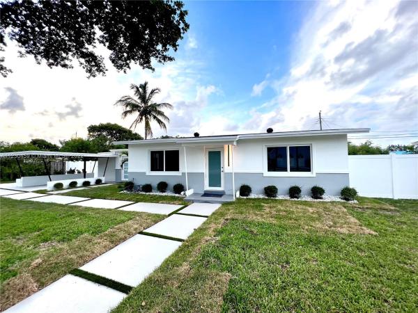 Sunset Manors, 509 NE 26th St, Wilton Manors, Florida 33305, image 2