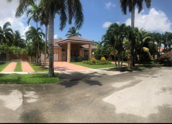 13301 SW 37th Ter, Tamiami, Florida 33175, image 2