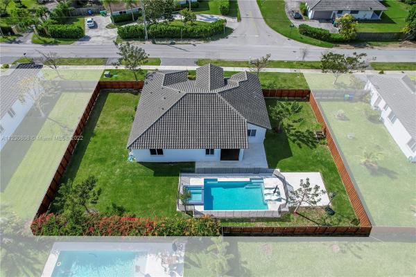Palmetto Bay Estates, 9361 SW 174th St, Palmetto Bay, Florida 33157, image 1