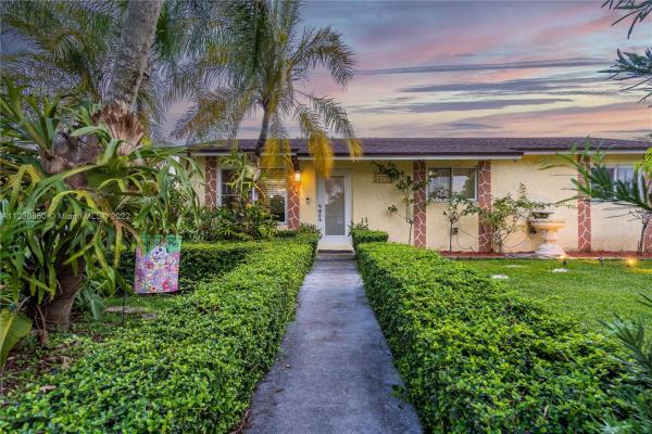 Gem Homes, 14530 SW 296th St, Leisure City, Florida 33033, image 1