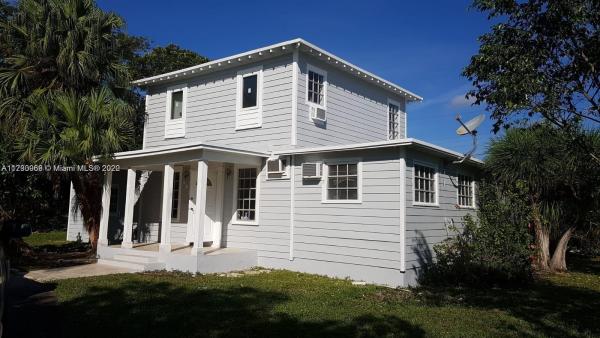297 NE 108th St, Unincorporated Dade County, Florida 33161, image 2