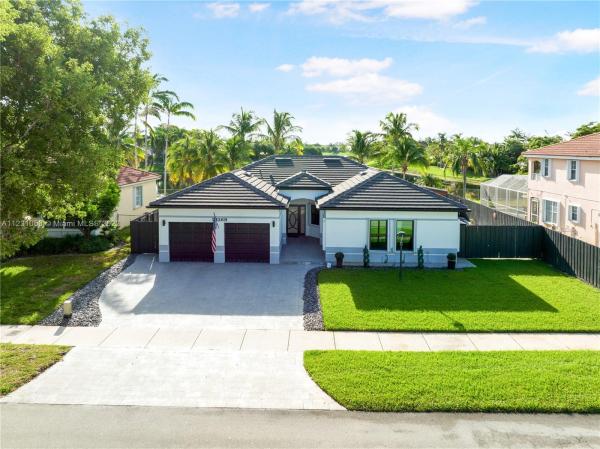 Monterey Lakes, 21369 SW 92nd Ave, Cutler Bay, Florida 33189, image 2