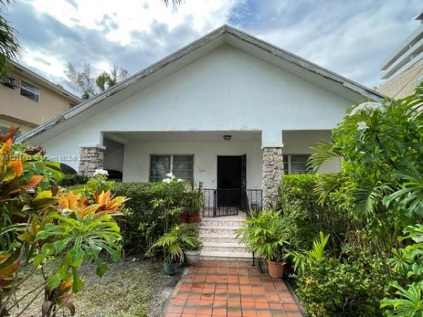 East Little Havana, 566 NW 1st St, Miami, Florida 33128, image 1
