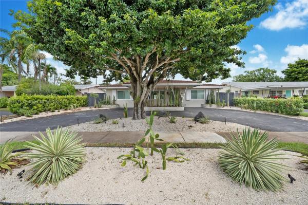 Jenada Villas, 817 NW 30th St, Wilton Manors, Florida 33311, image 1