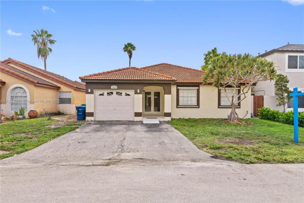 Marbella Park, 19610 NW 83rd Ave, Hialeah, Florida 33015, image 2