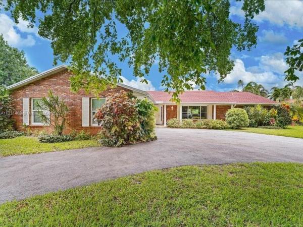 Arrowhead Country Homes, 2440 SW 85th Ter, Davie, Florida 33324, image 1