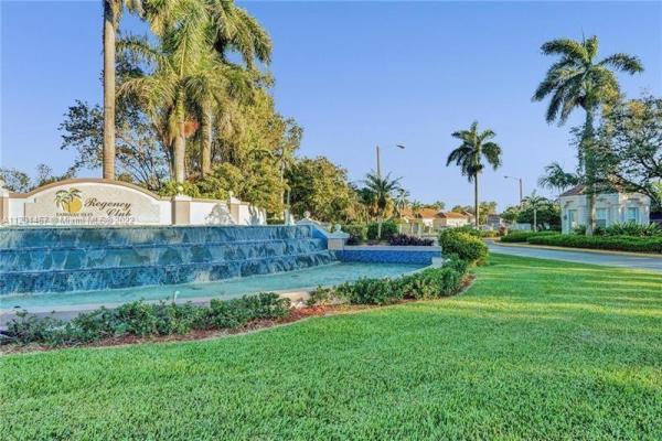Regency Homes At Fairway Isles, 2411 Aragon Blvd #2, Sunrise, Florida 33322, image 2