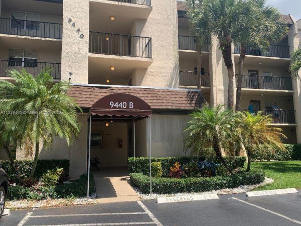 Poinciana Place Of Pine Island Ridge, 9440 Poinciana Pl #314, Davie, Florida 33324, image 2
